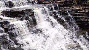 Lakhaniya Dari Waterfall
