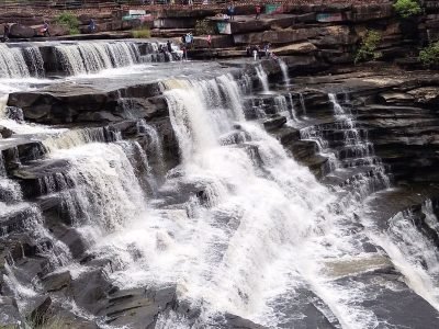 Lakhaniya Dari Waterfall